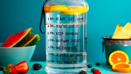 开云体育-曼联险胜巴萨，梅西扑点救主西甲