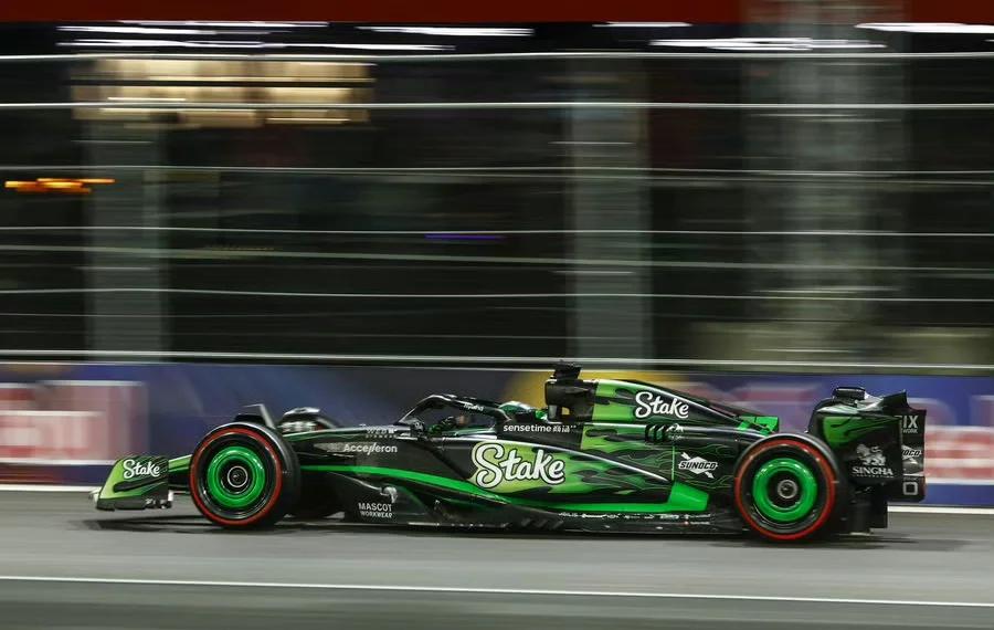 开云APP-迈凯伦鏖战索伯车队，周冠宇刷新纪录的简单介绍